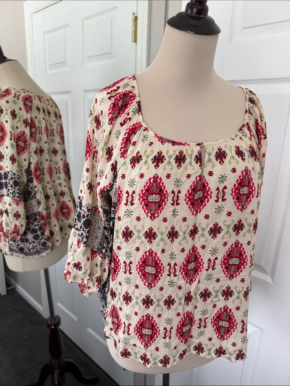 Collective Concepts Tobar Keyhole Front Boho Scoop Neck Peasant Blouse